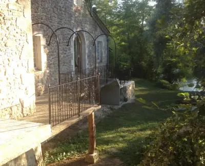 External-architectural-ironwork-and-handrailing