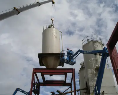Installation-of-silo-onto-structural-steelwork